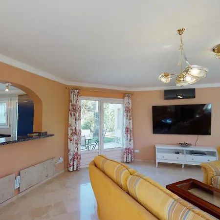 Villa Boreal By On Travel Oliva