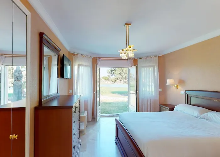 Boreal By On Travel Villa Oliva